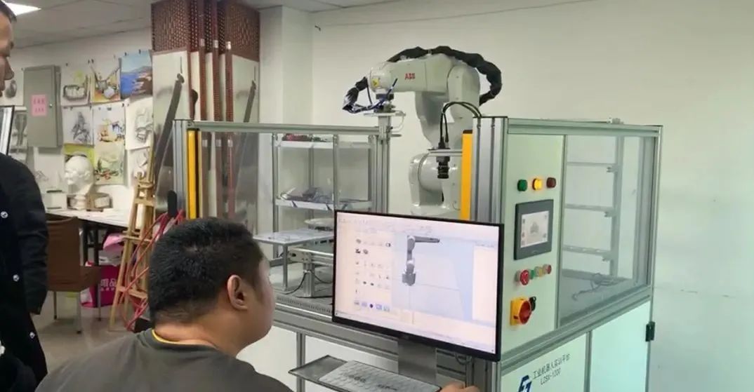 【校企合作五--智能制造篇】得爾美公司委托我校開展工業(yè)機器人系統(tǒng)集成班培訓(圖3) 圖片